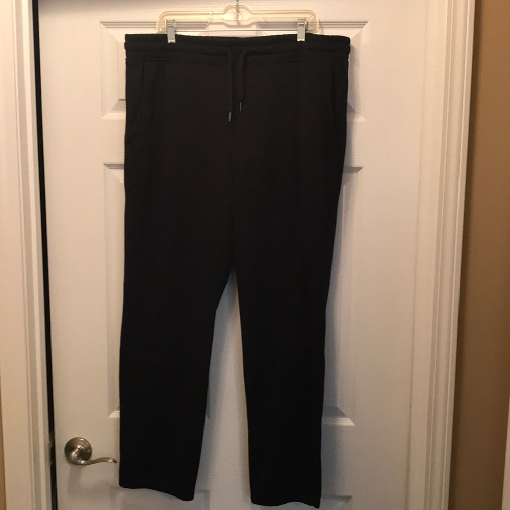 Old Navy Men’s Sweatpants - XL - Gently Worn/Smoke-Pet Free